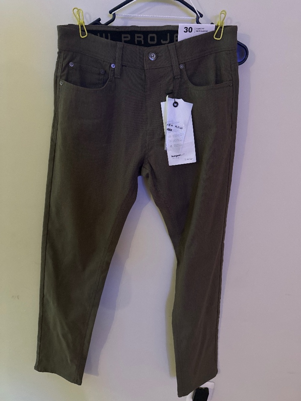 NWT men’s bungee flex green pants